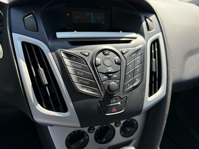 Ford Focus SE 2012