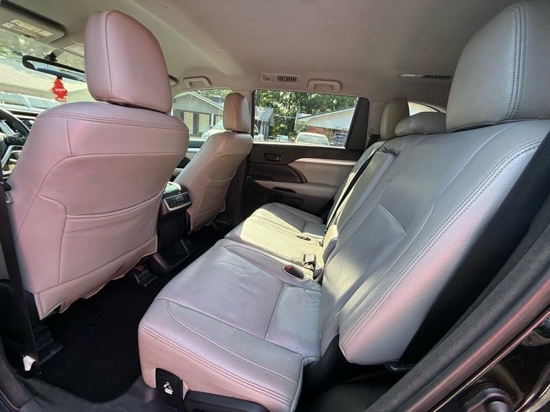 Toyota Highlander LE 2015