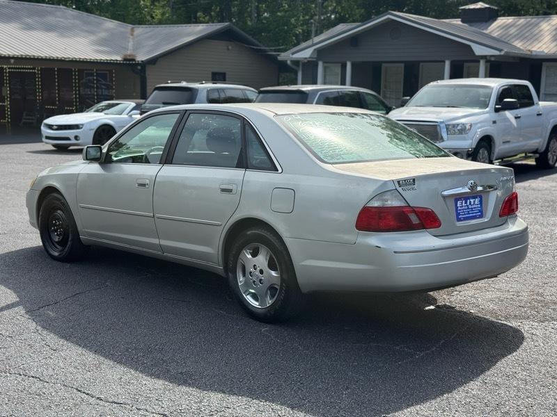 Toyota Avalon XL 2004