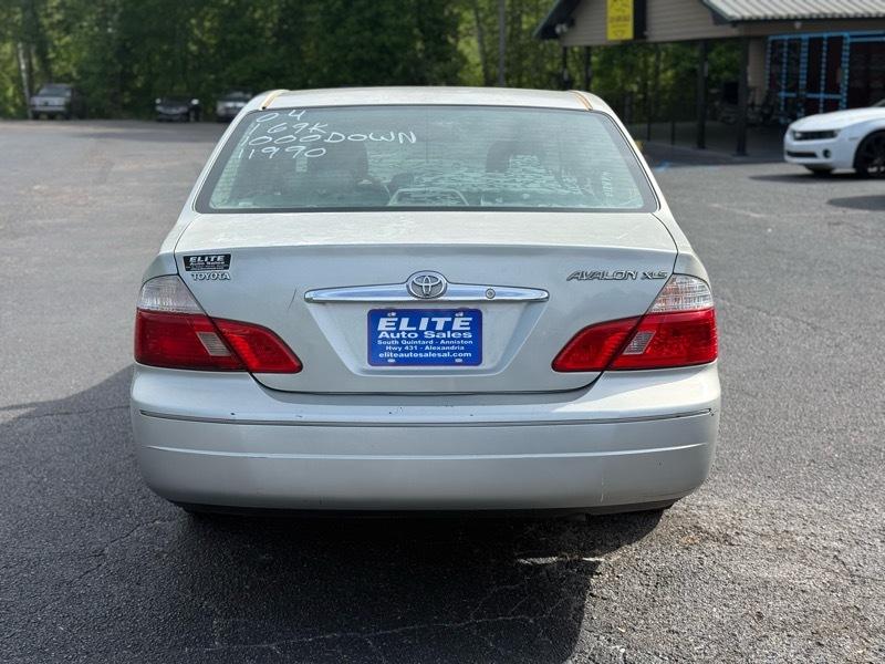 Toyota Avalon XL 2004