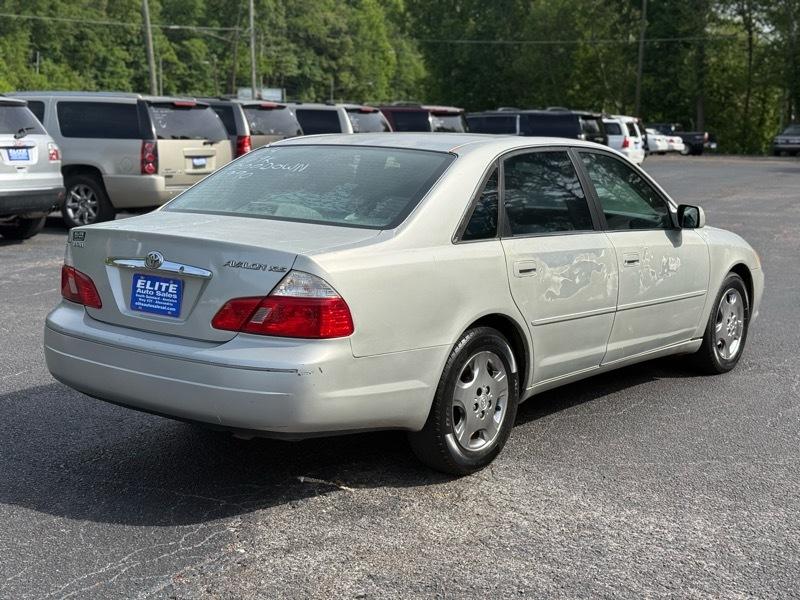 Toyota Avalon XL 2004