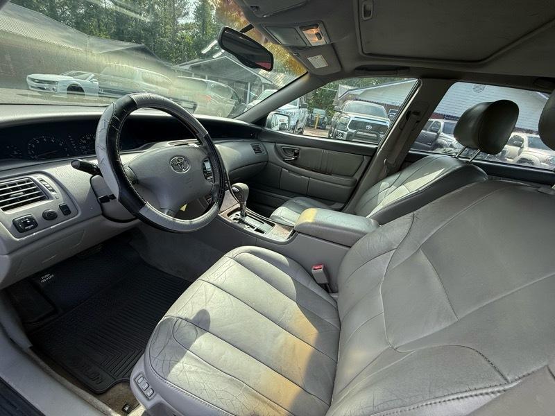 Toyota Avalon XL 2004