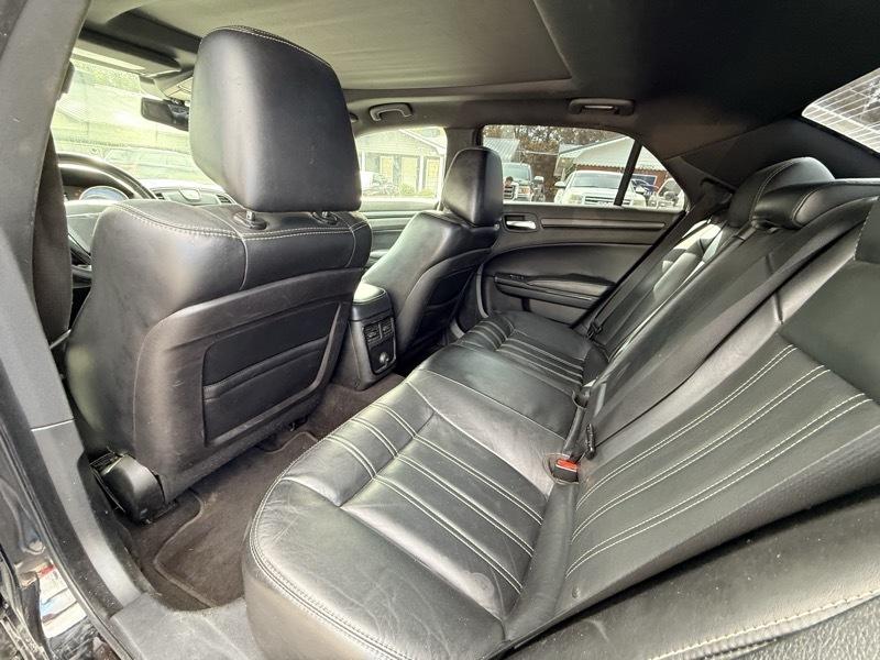 Chrysler 300 photo 8