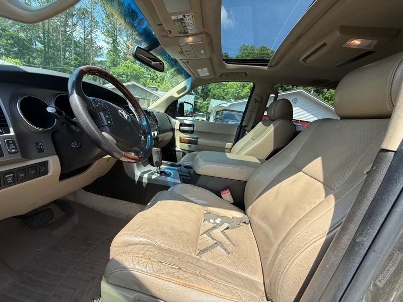 Toyota Sequoia Platinum 2010