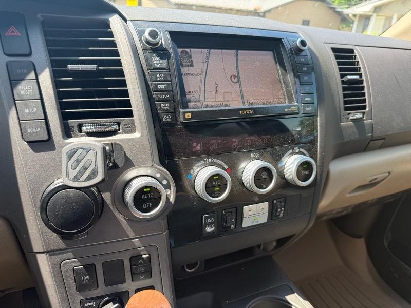 Toyota Sequoia Platinum 2010