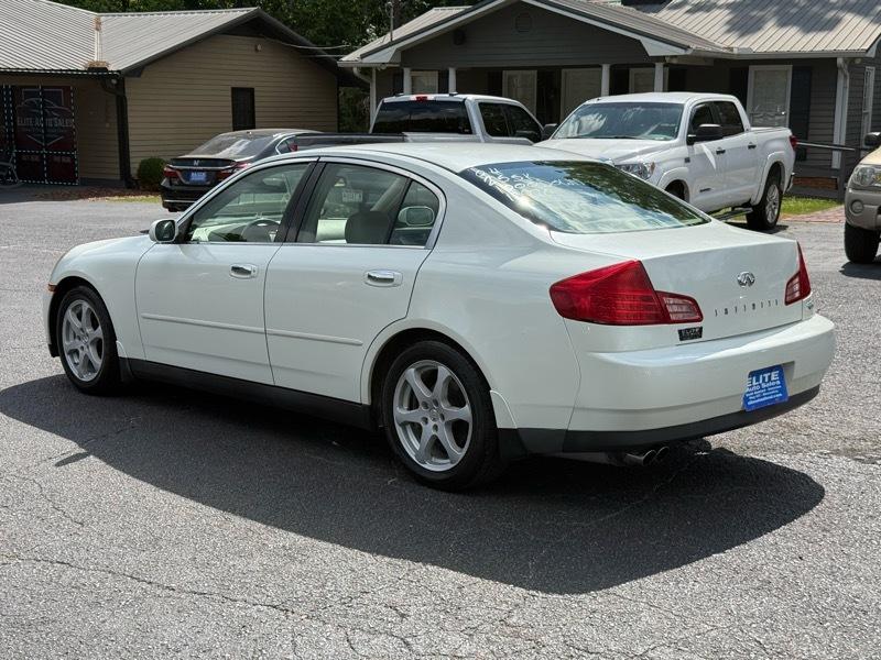 Infiniti G35  2004