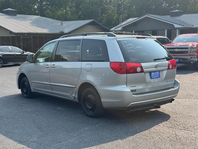 Toyota Sienna  2006