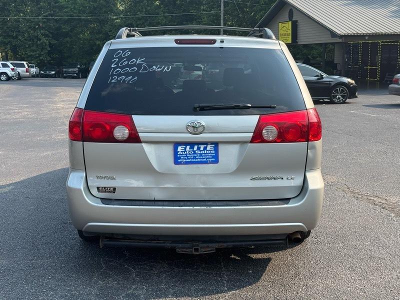 Toyota Sienna  2006