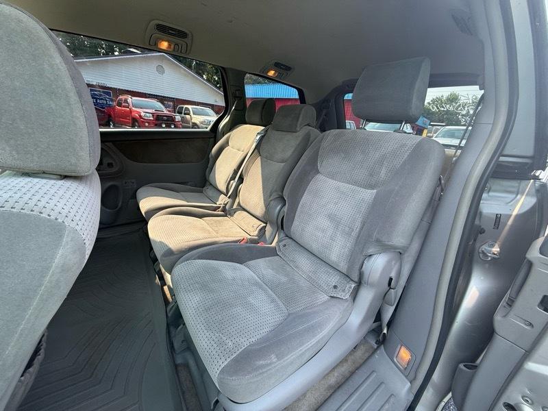 Toyota Sienna  2006