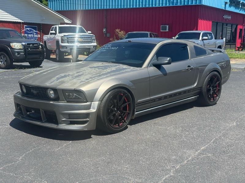 Ford Mustang  2005