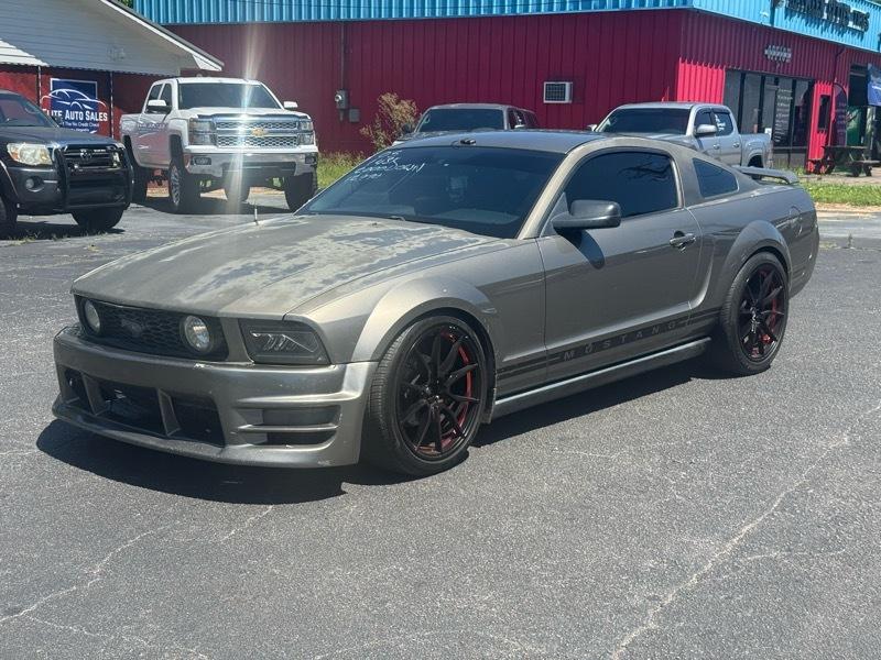 Ford Mustang  2005