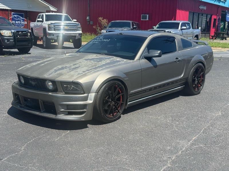 Ford Mustang  2005