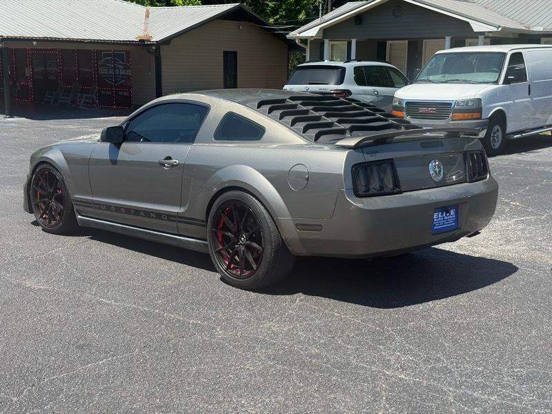 Ford Mustang  2005