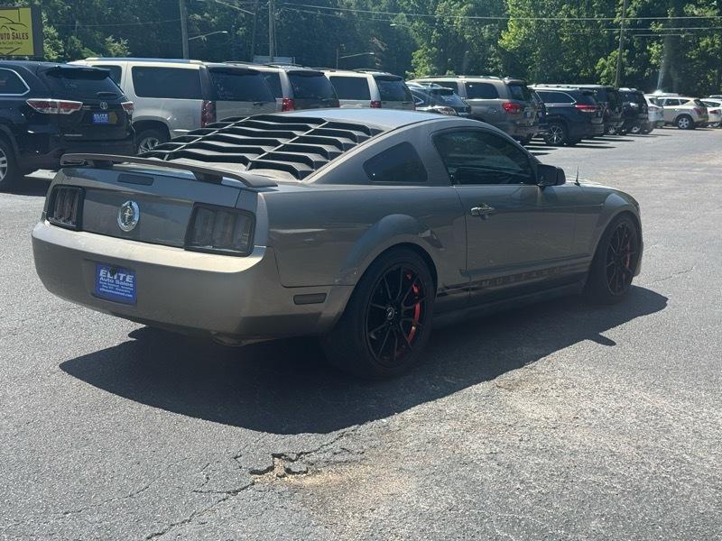 Ford Mustang  2005