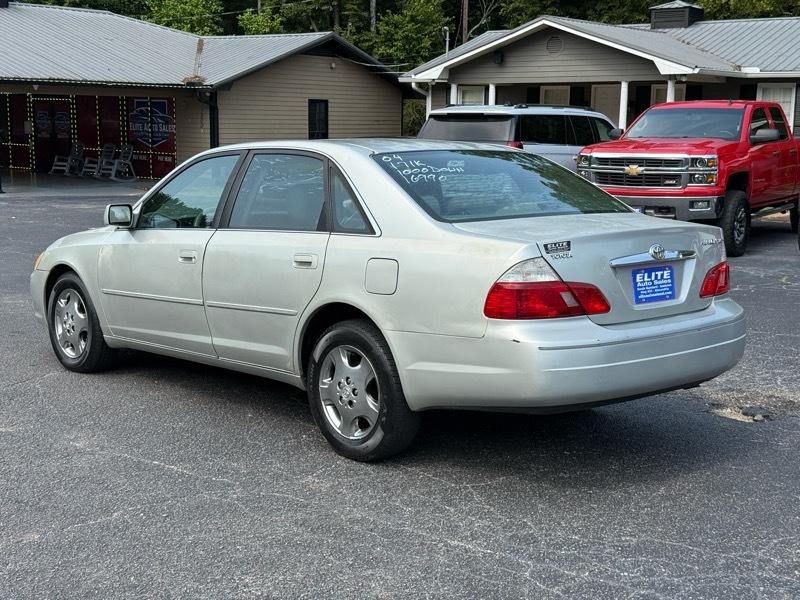 Toyota Avalon XL 2004