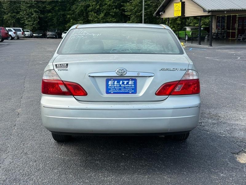 Toyota Avalon XL 2004