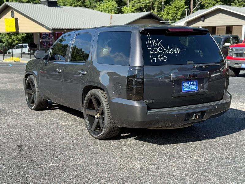 Chevrolet Tahoe  2011