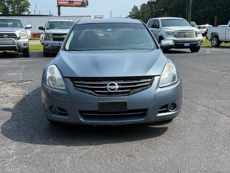 Nissan Altima Base 2010