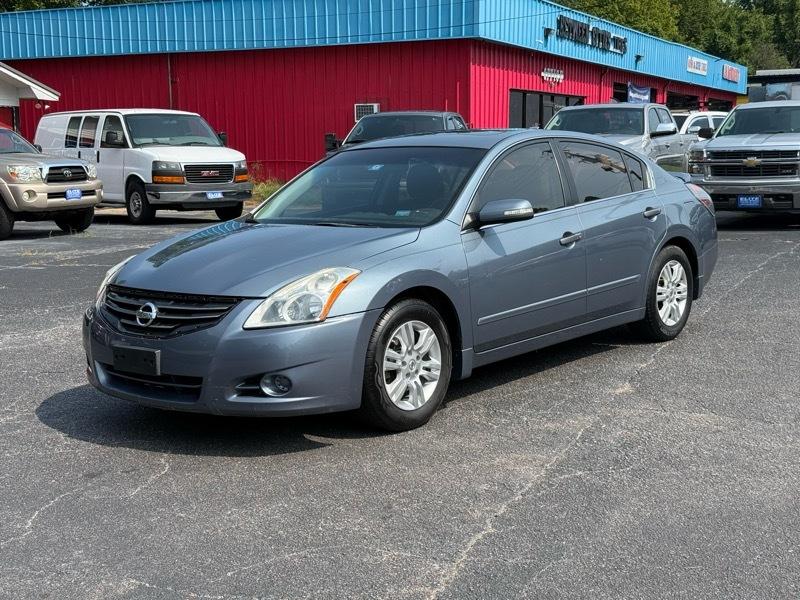 Nissan Altima Base 2010