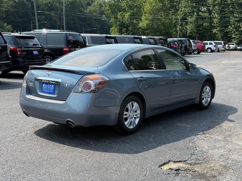 Nissan Altima Base 2010