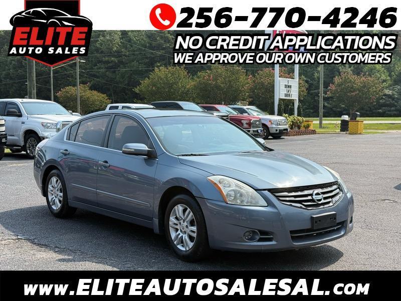 Nissan Altima Base 2010