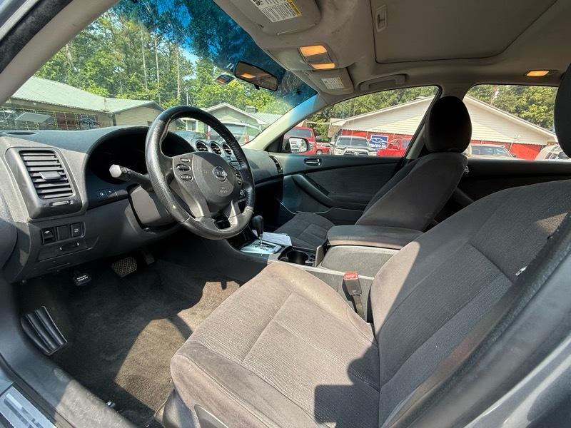 Nissan Altima Base 2010