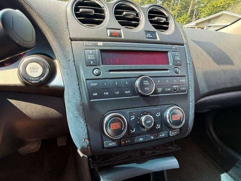 Nissan Altima Base 2010