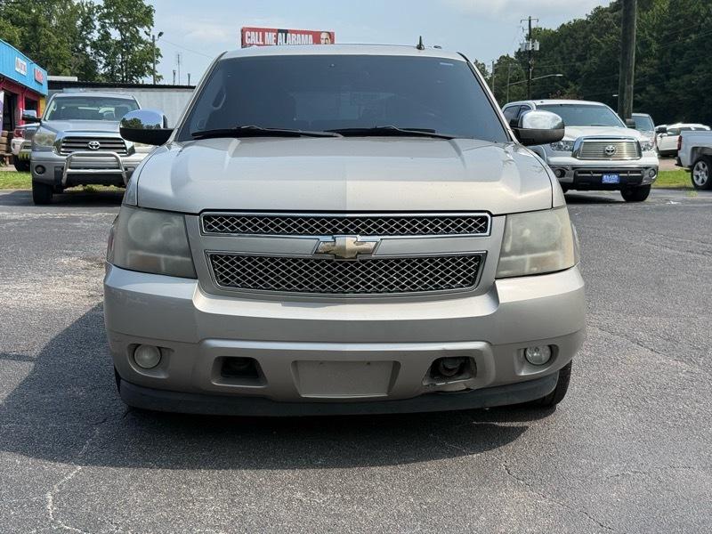 Chevrolet Suburban  2008