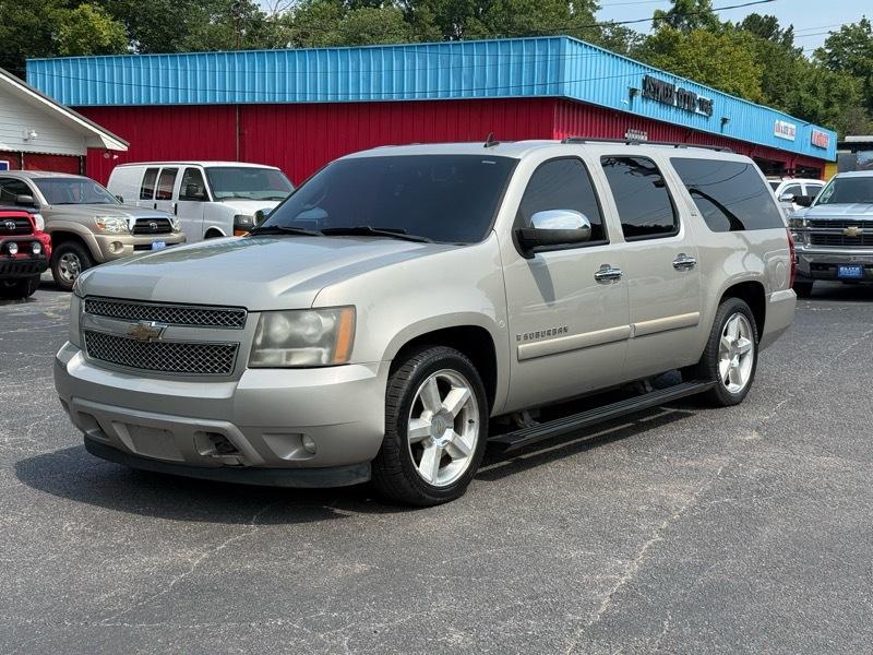Chevrolet Suburban  2008