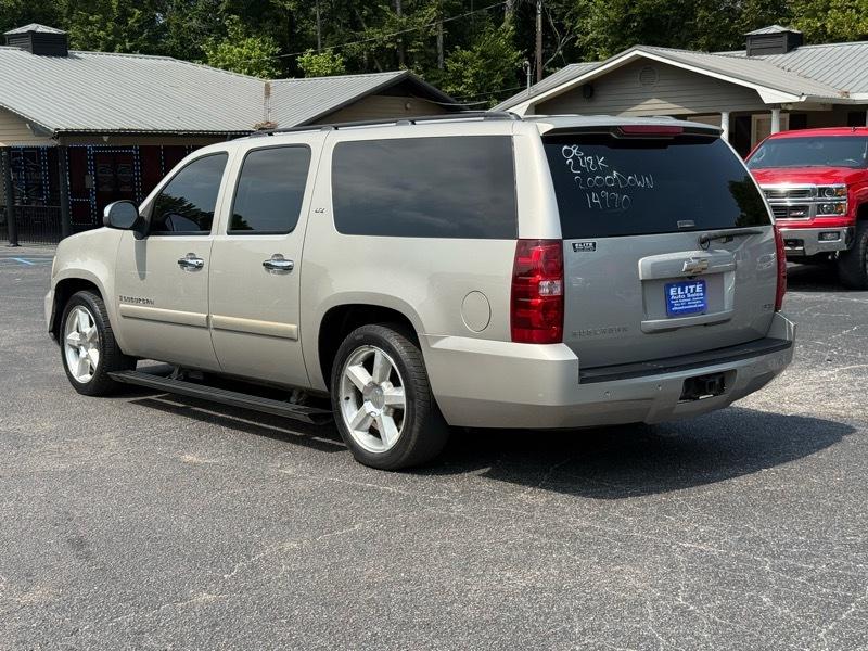 Chevrolet Suburban  2008