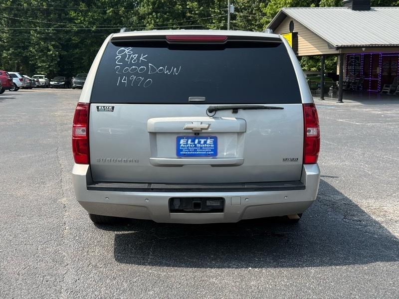 Chevrolet Suburban  2008