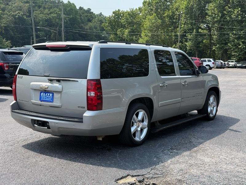 Chevrolet Suburban  2008