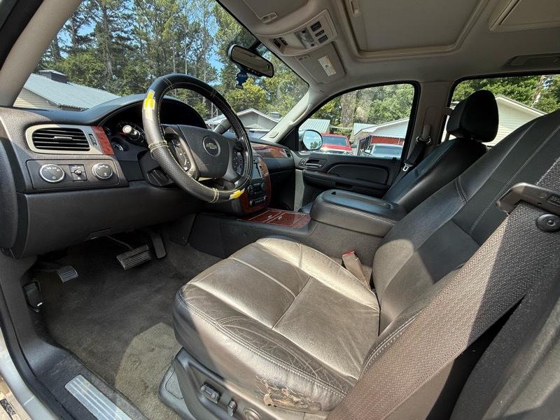 Chevrolet Suburban  2008