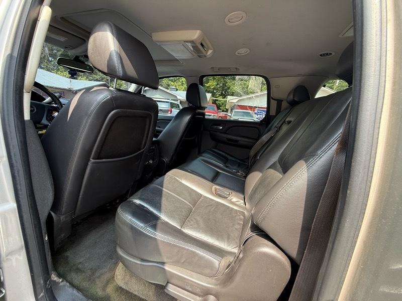 Chevrolet Suburban  2008