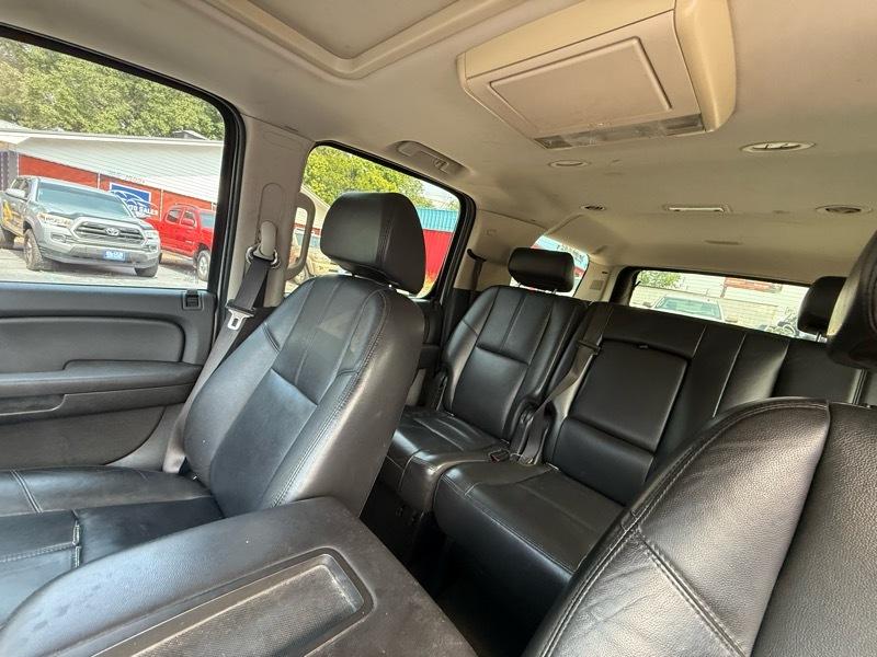 Chevrolet Suburban  2008
