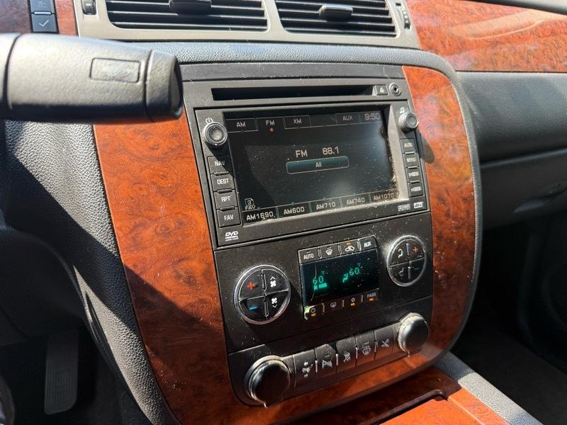 Chevrolet Suburban  2008