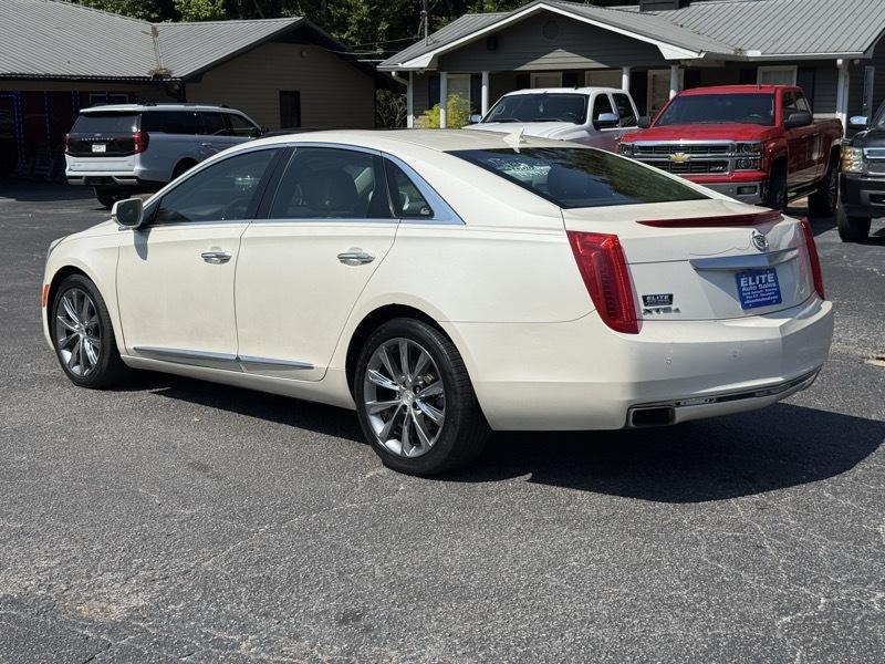 Cadillac XTS  2013