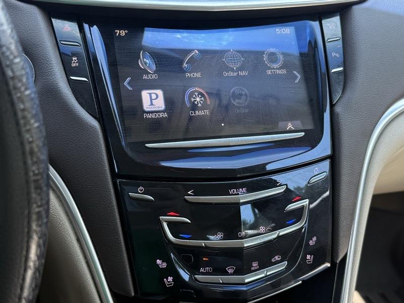 Cadillac XTS  2013
