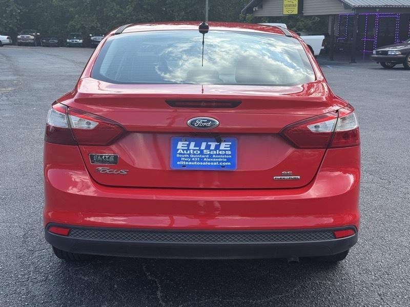 Ford Focus SE 2012