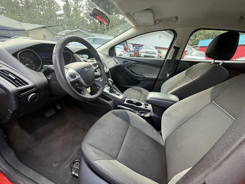 Ford Focus SE 2012