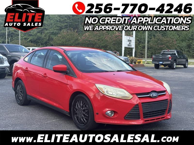 Ford Focus SE 2012