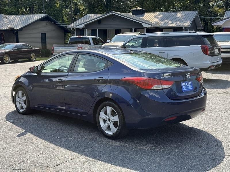Hyundai Elantra  2013