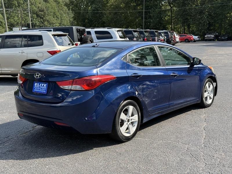 Hyundai Elantra  2013