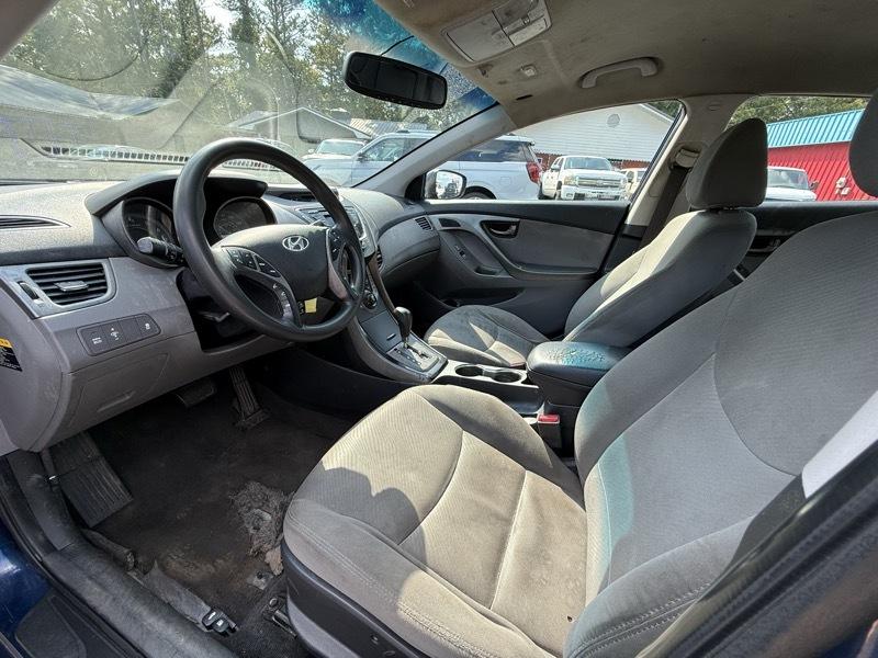 Hyundai Elantra  2013
