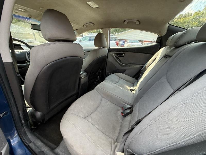 Hyundai Elantra  2013