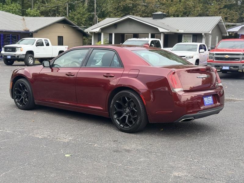 Chrysler 300  2019