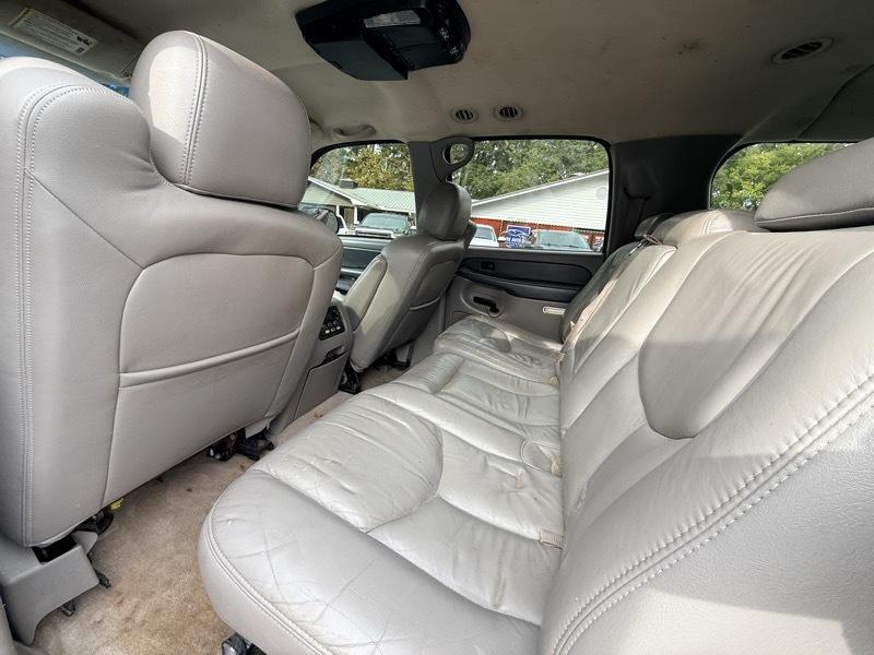 Chevrolet Suburban photo 8