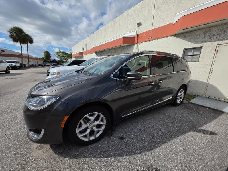 2018 Chrysler Pacifica Touring-L Plus