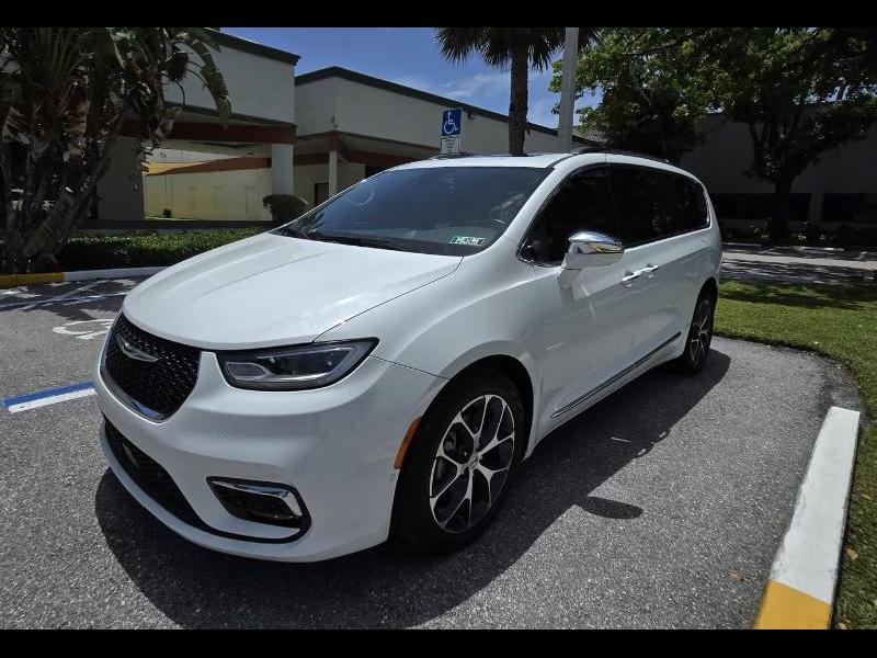 2022 Chrysler Pacifica Limited AWD
