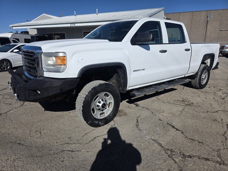 2015 GMC Sierra 2500HD Base Crew Cab 4WD